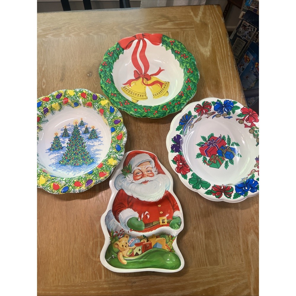 Vintage 60's Christmas Plastic Cookie Candy Serving Tray Set Of 4 Scalloped Edge
